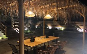 Villa Lemon Leaf